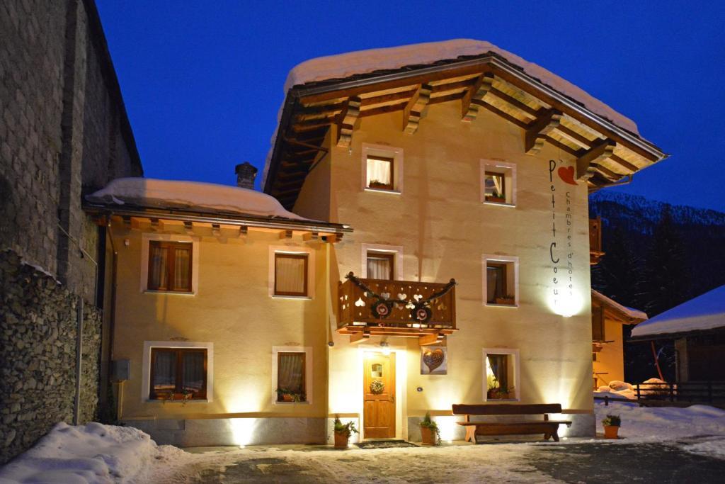 Affittacamere Petit Coeur Champoluc Exteriér fotografie